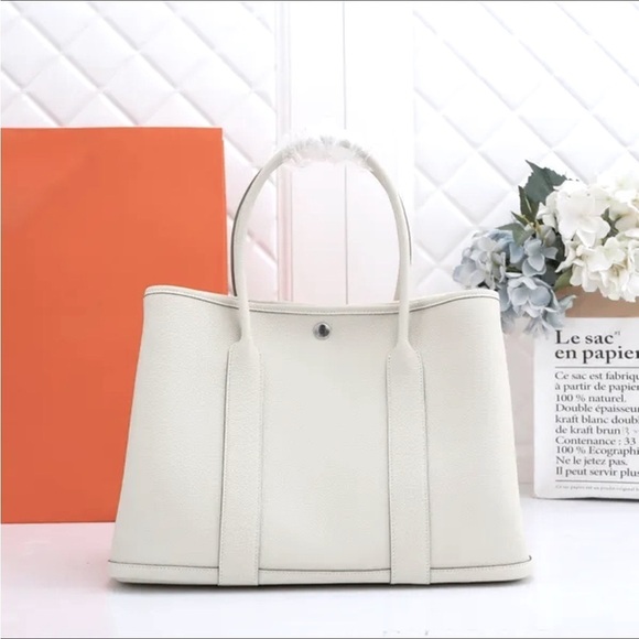 New Elegant White Leather Crossbody Shoulder Tote Bag 32 CM Silver Hardware - Picture 5 of 13